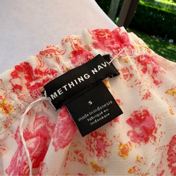 Something Navy Fitted Floral Surplice Top Small - Picture 13 of 14